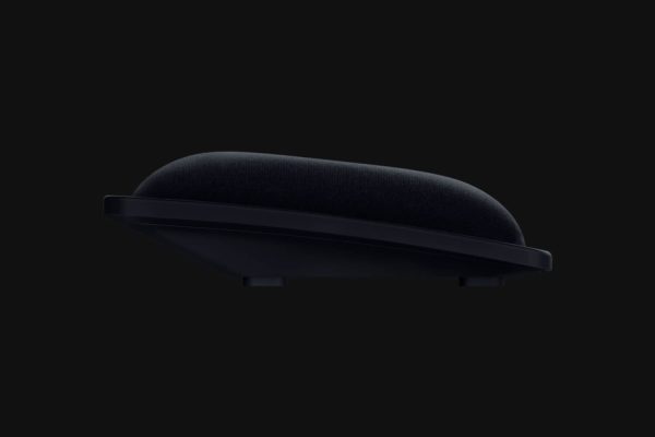Razer Ergonomic Cooling Gel-Infused Wrist Rest For Full-sized Keyboards - Image 5